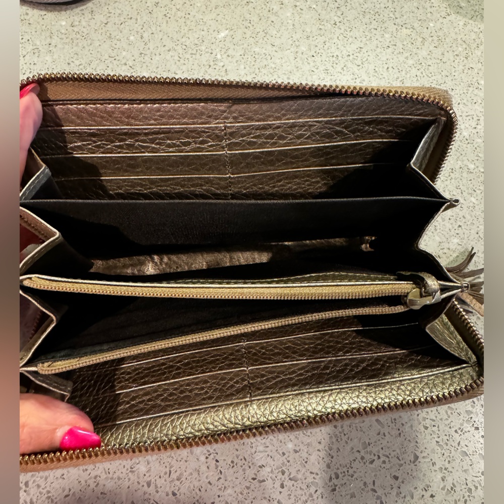 🏆HOST PICK - Gucci - SoHo Vintage gold Zippy wallet - GUC - Picture 13 of 16